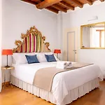 Arno 16 - 3 Bedrooms & 2 Bathrooms